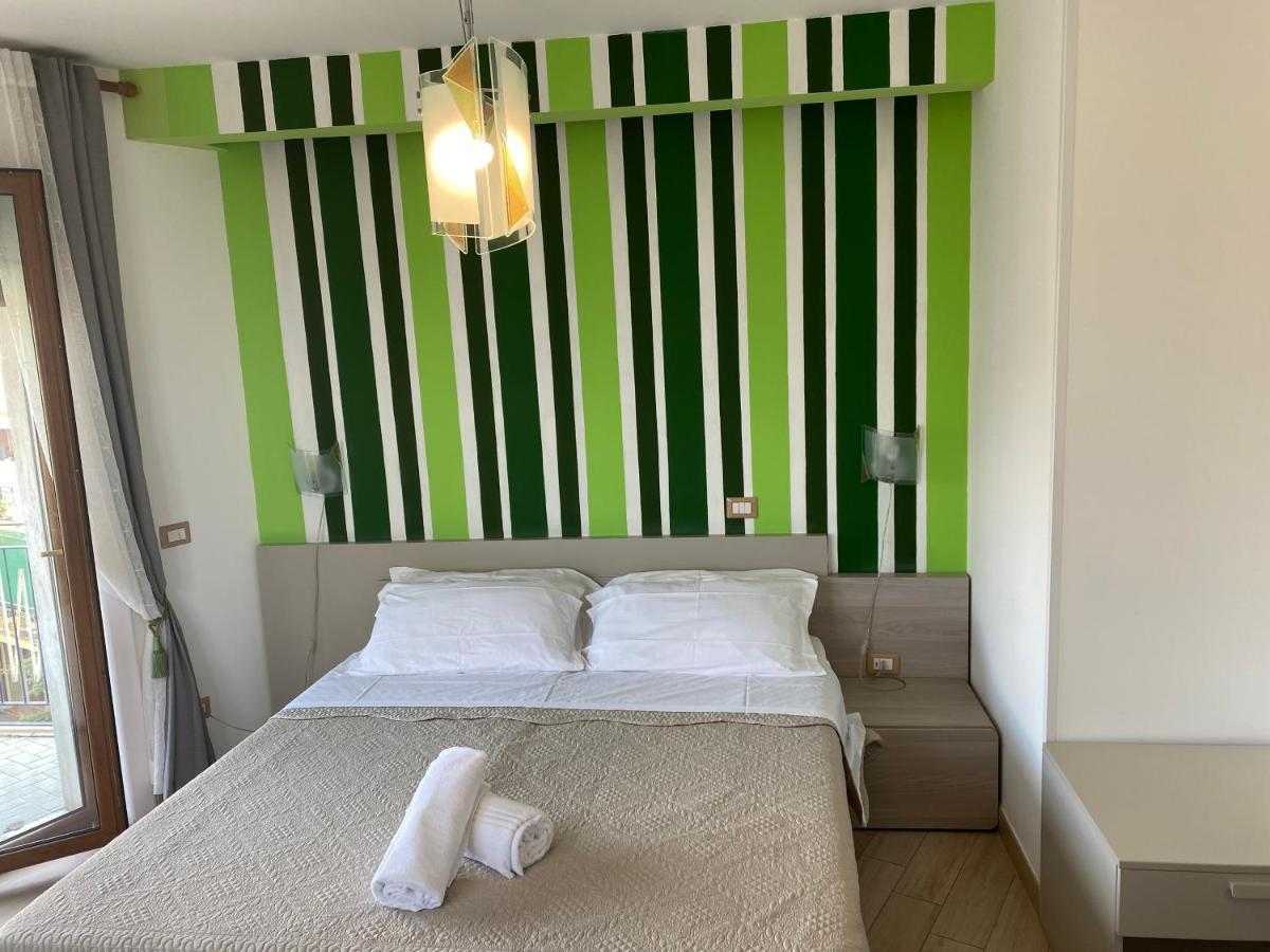 Sorrento Inn Lodge Bagian luar foto