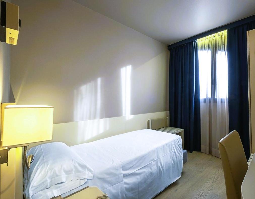 Sorrento Inn Lodge Bagian luar foto